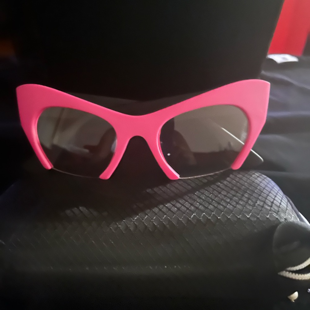 Glasses - Picture 6 of 6